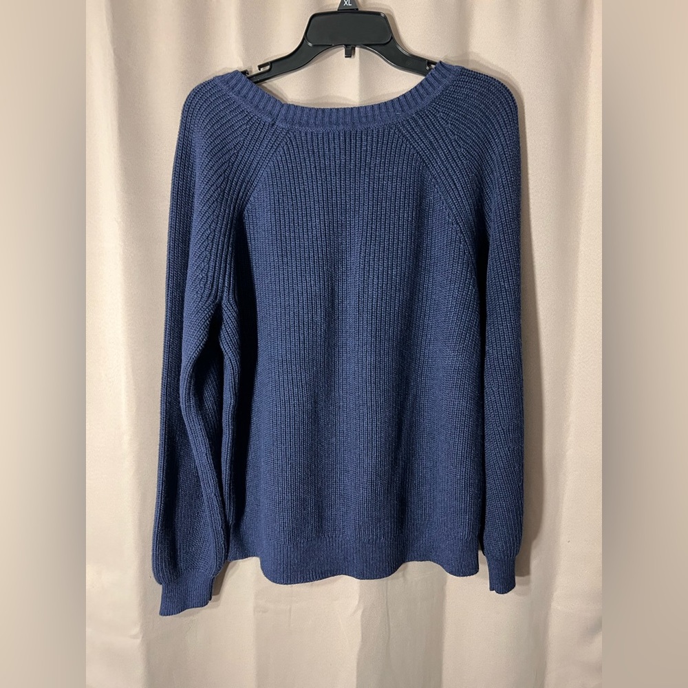 2 for $60🌺 Tommy Bahama Navy Blue Crew Neck Sweater - Picture 5 of 9